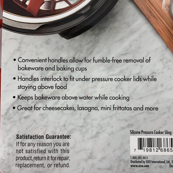 OXO Good Grip silicone pressure cooker sling with interlocking handles - Picture 3 of 8